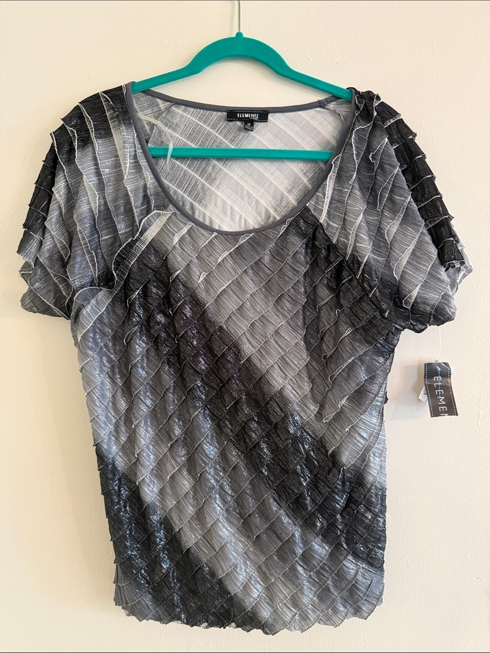 Elementz Black & Gray Pleated Short Sleeve Scoop Neck Top